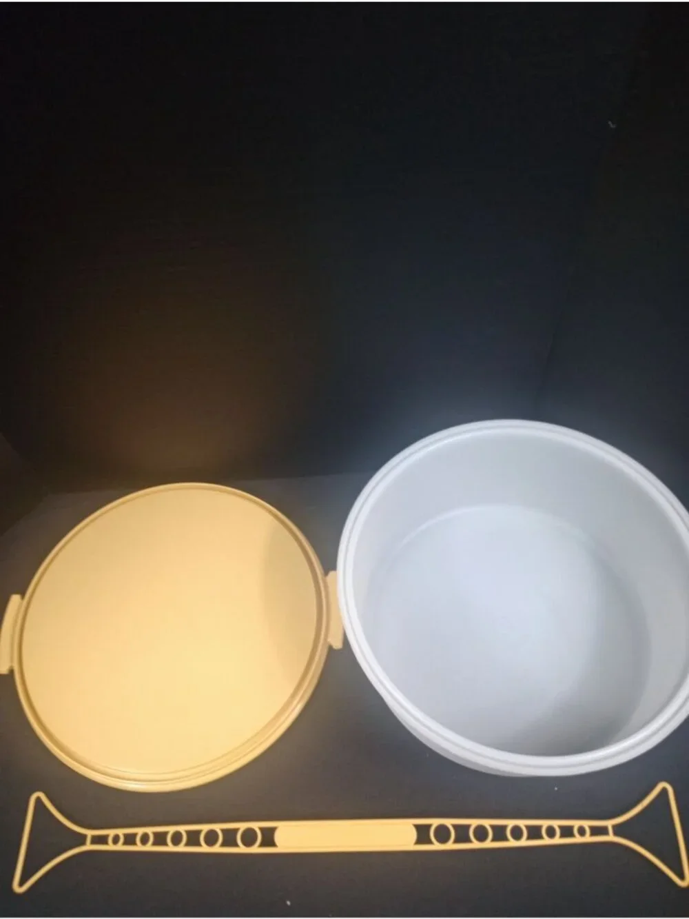 Vintage Retro TUPPERWARE Round Tall  Harvest Gold Cake Carrier  with Strap 1970s
